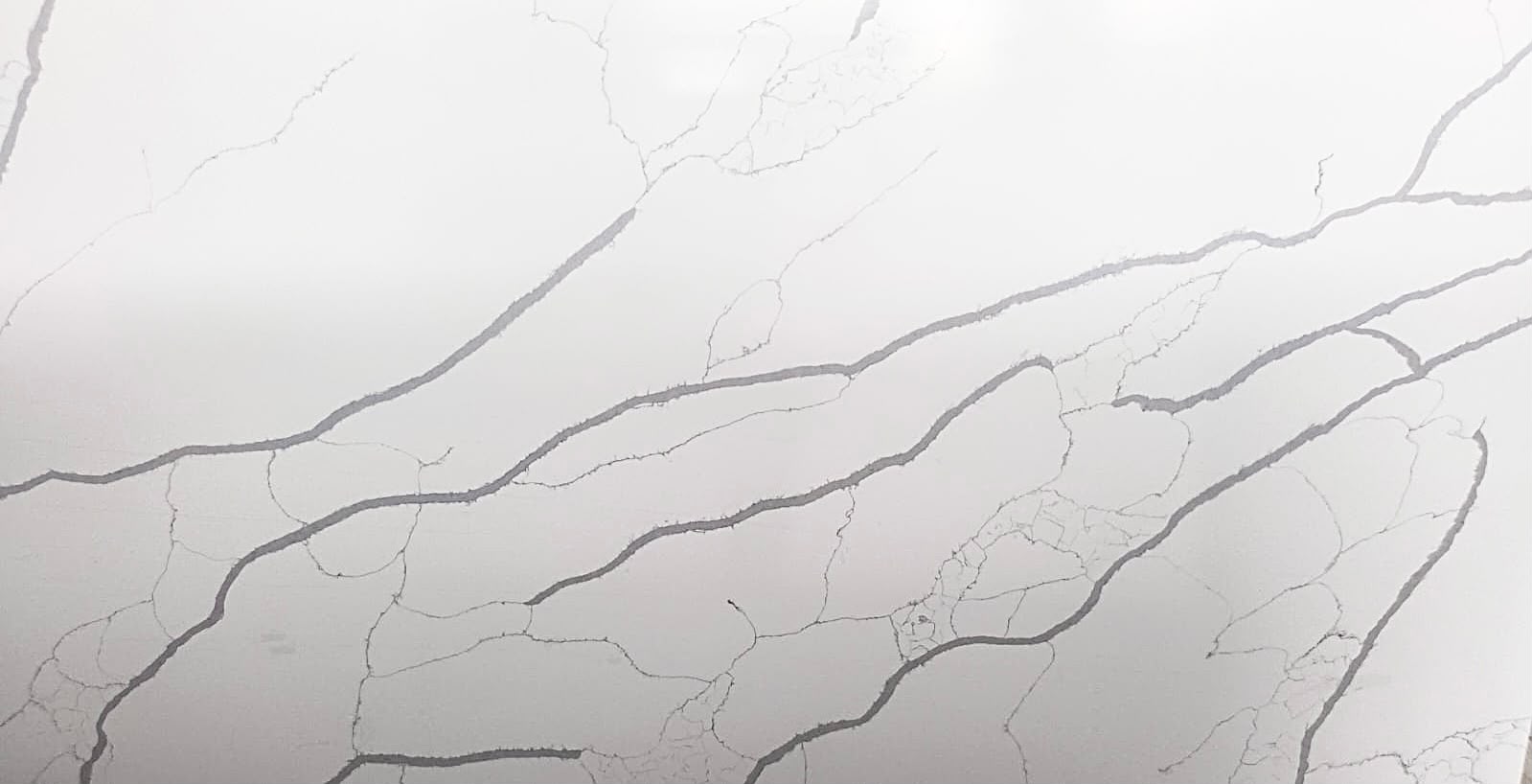 Calacatta Lissa full quartz slab